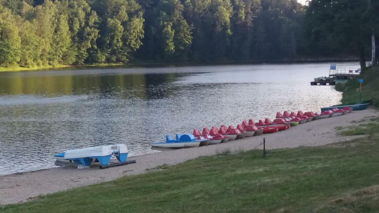 Domki nad jeziorem w Karłowicach Karlowice Zewnętrze zdjęcie