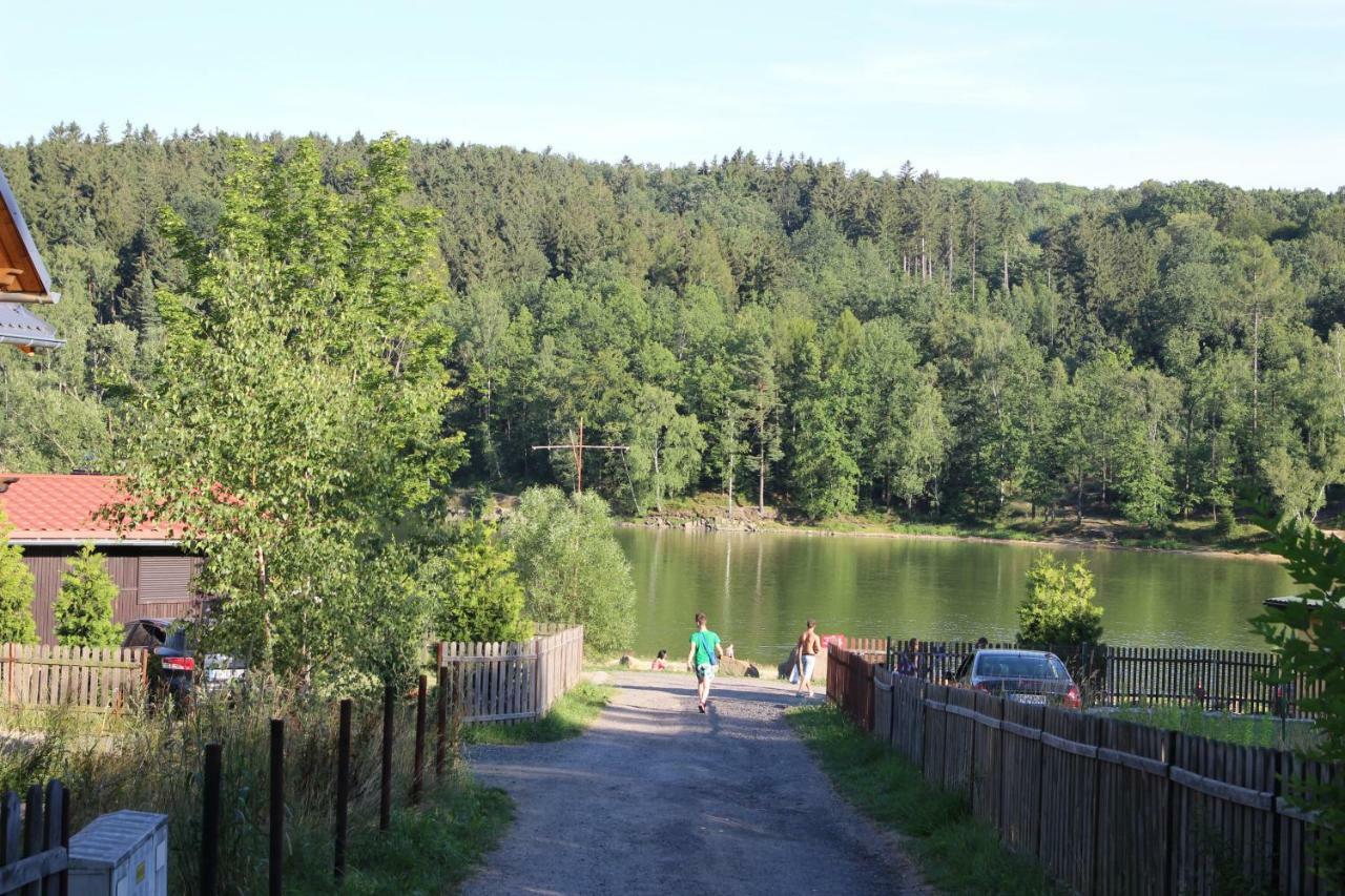 Domki nad jeziorem w Karłowicach Karlowice Zewnętrze zdjęcie