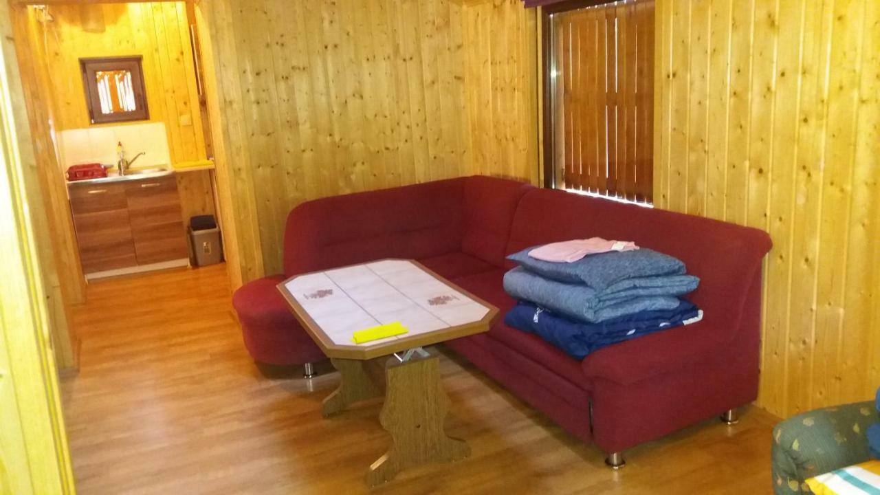 Domki nad jeziorem w Karłowicach Karlowice Zewnętrze zdjęcie